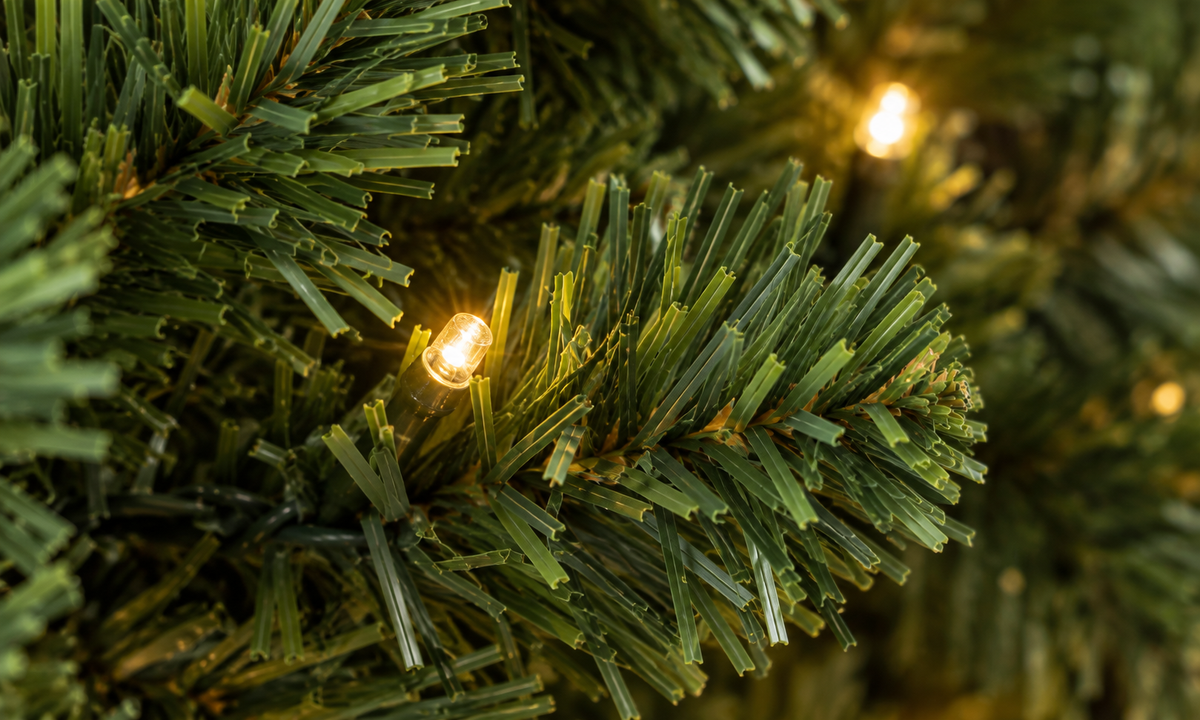 4.5' Christmas Tree, Green with Pre-Lit Warm White LED - Fullness