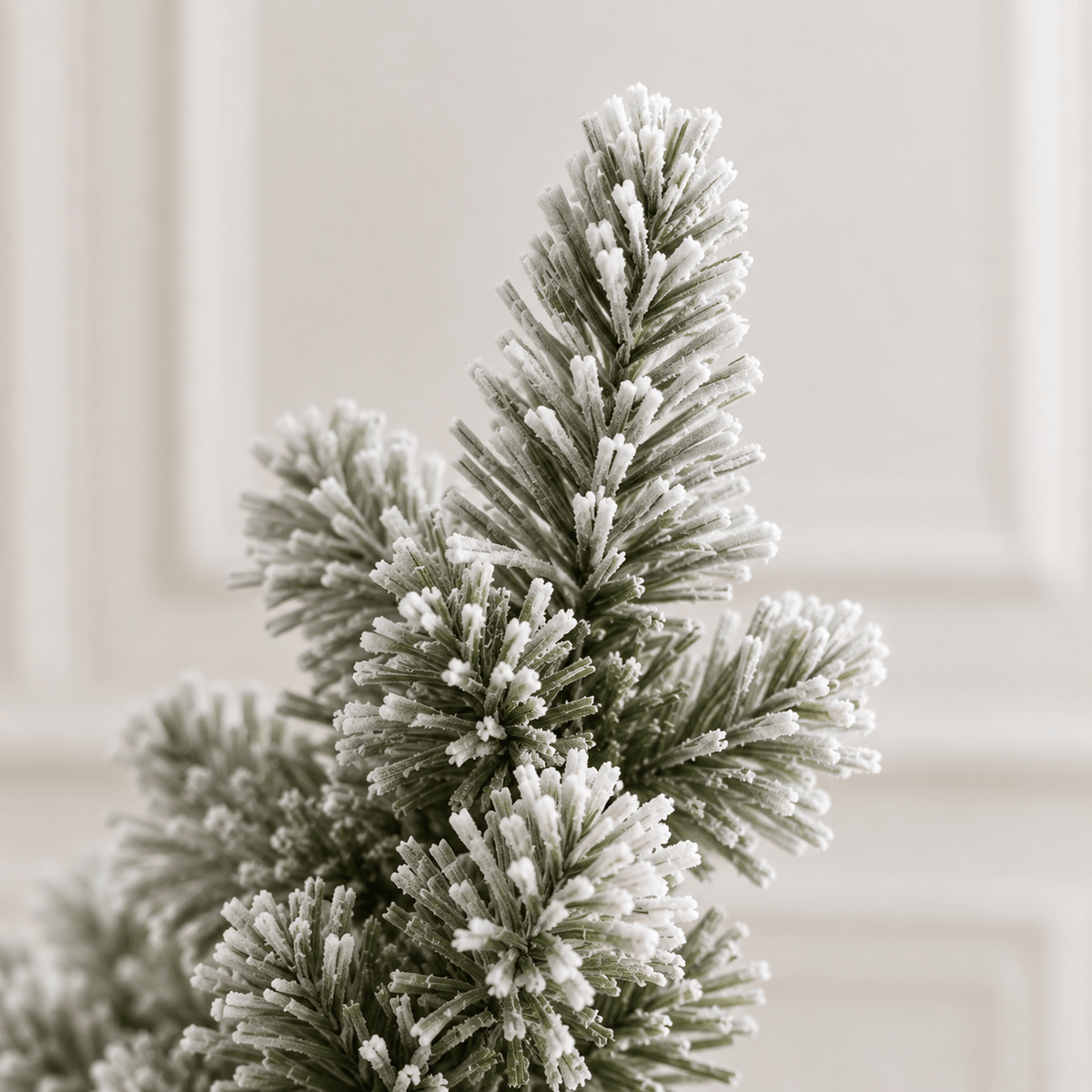 6' Flocked Artificial Fir Christmas Tree with 608 Tips, Hinged