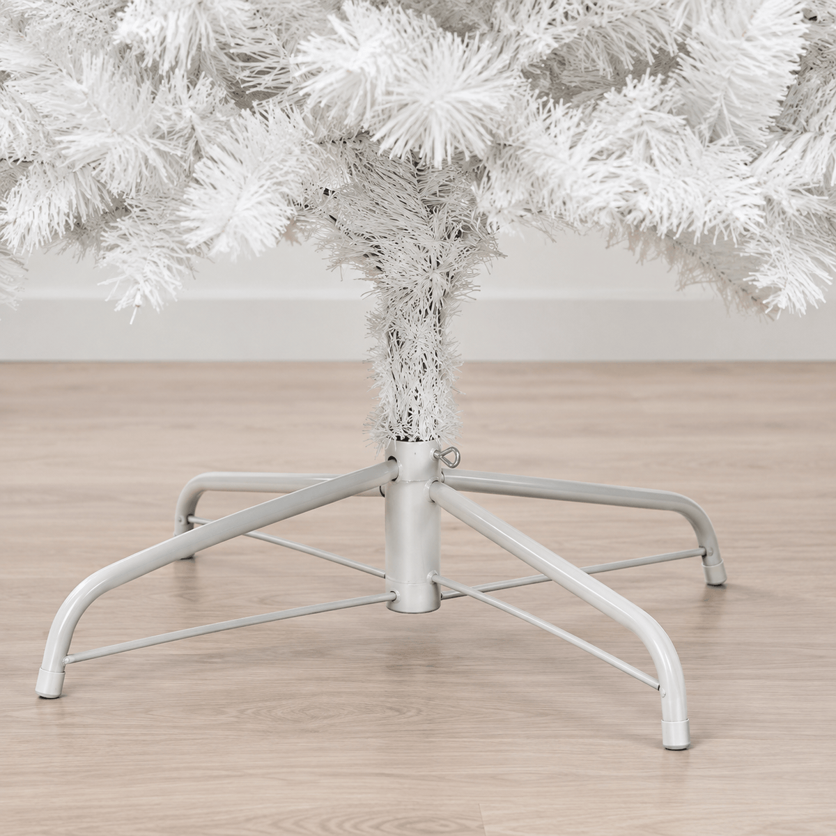 6' White Artificial Christmas Tree with 1,000 Tips, Unlit, Hinged
