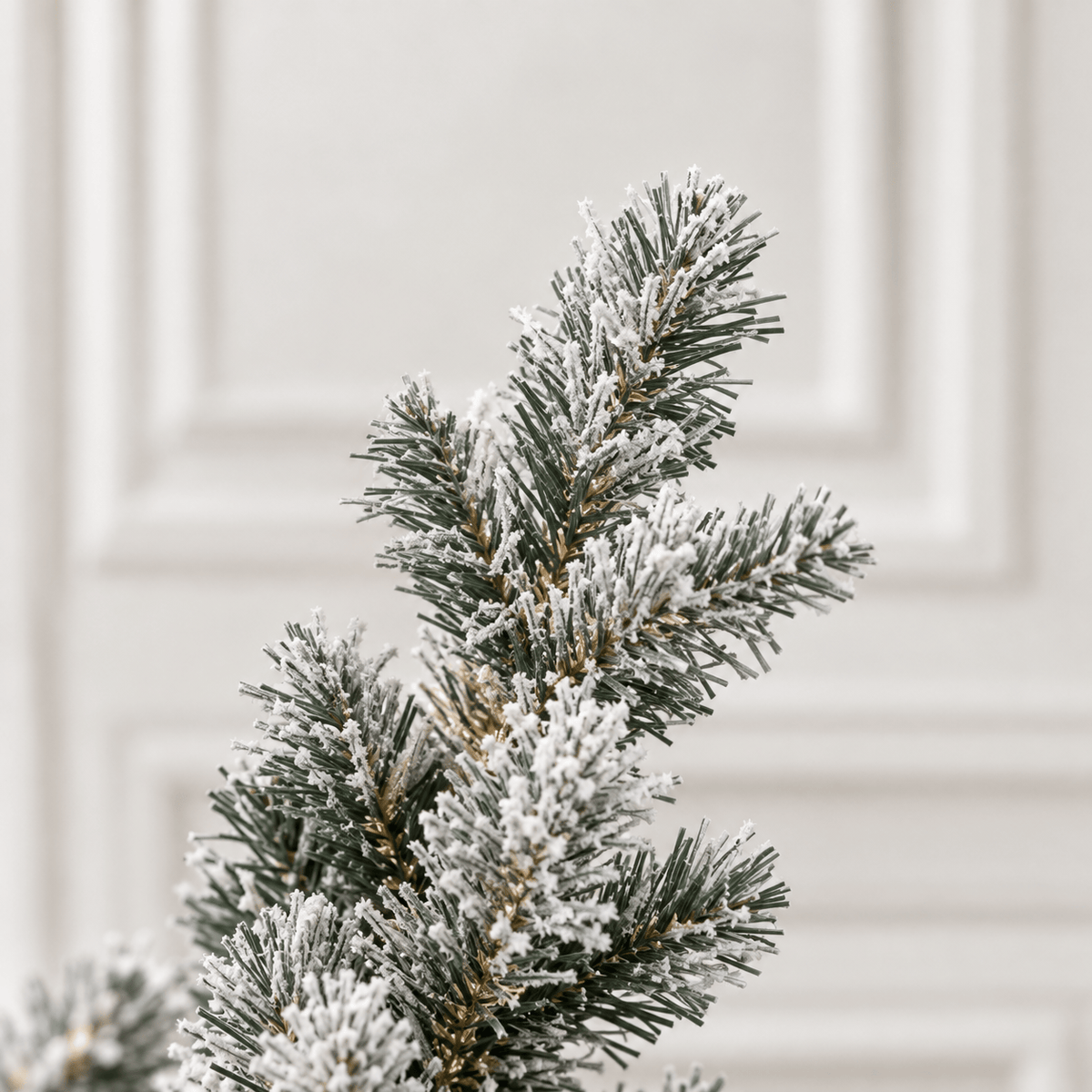 Flocked Artificial Christmas Tree Pre-Lit with 400 Warm White LEDs