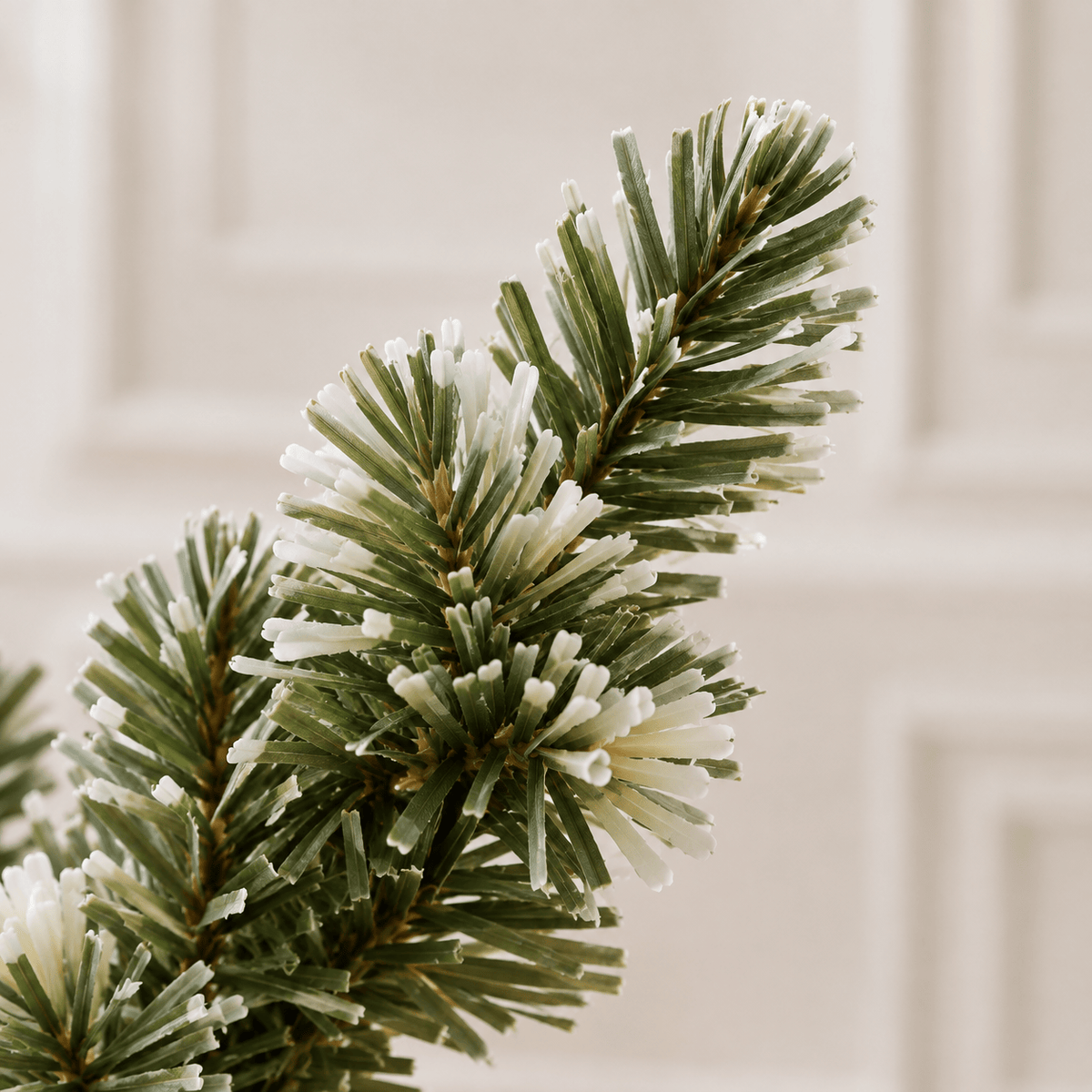Flocked Christmas Tree with Pine Cones, 550 LED Lights & Hinged Branch