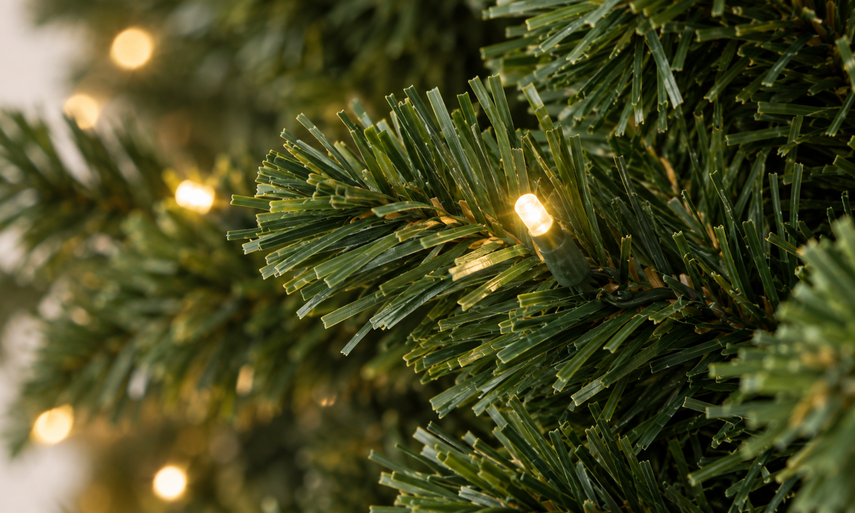 Green Artificial Christmas Tree with Dual-Color LED Lights - Fullness