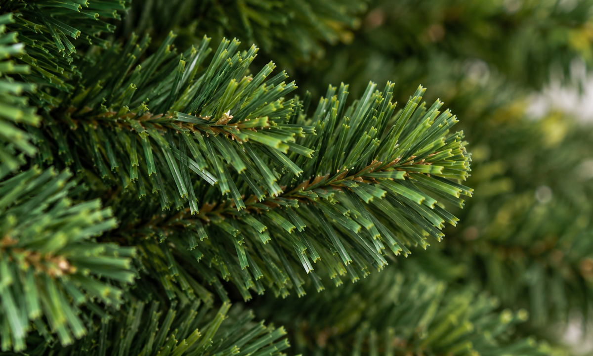 Green Artificial Slim Pencil Christmas Tree with 1,000 Tips - Realism