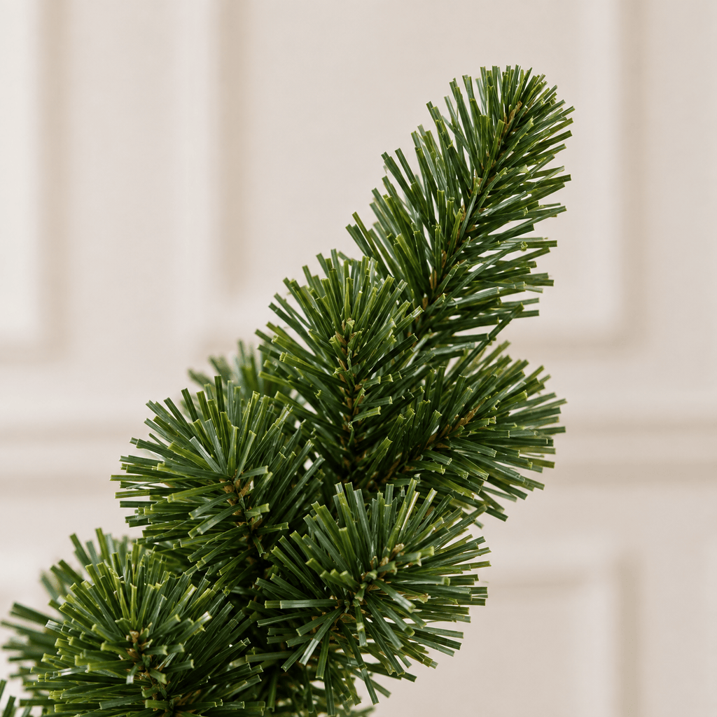 Green Pre-Lit Artificial Christmas Tree with 700 LED Lights, Hinged