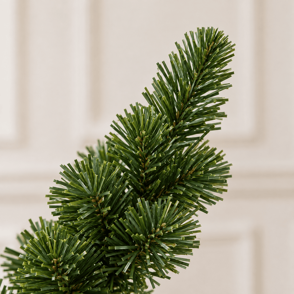Green Pre-Lit Artificial Christmas Tree with 700 LED Lights, Hinged