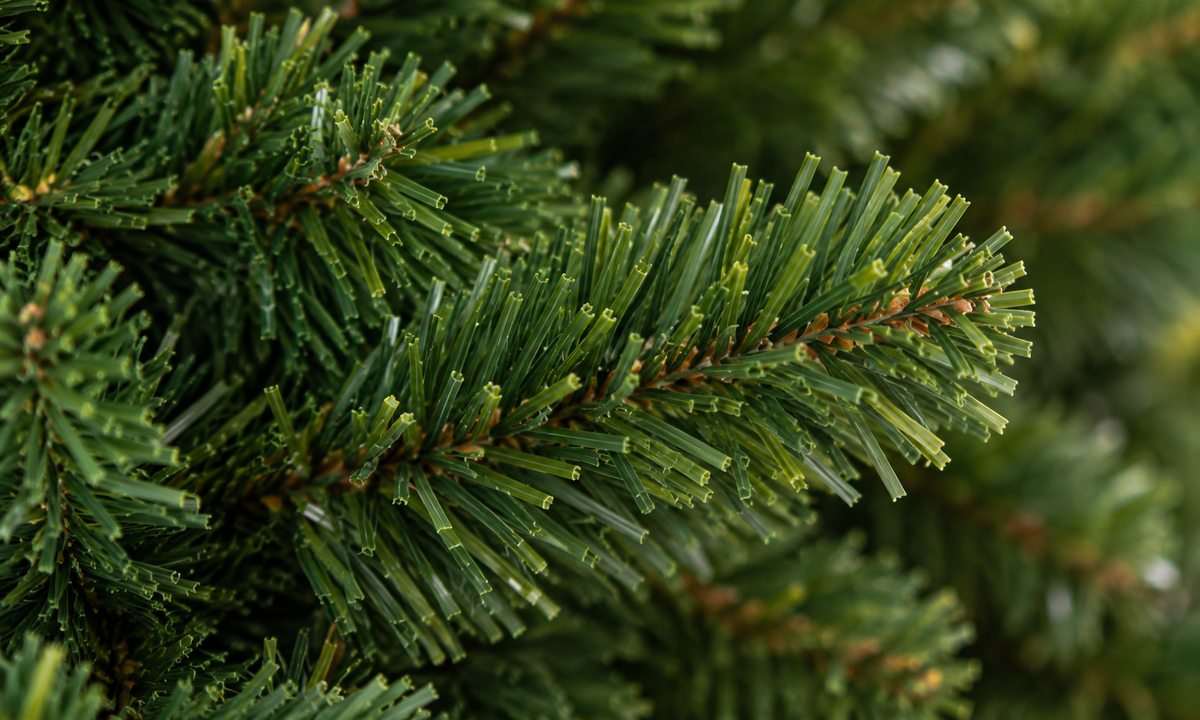 Green Pre-Lit Christmas Tree with 2,028 PVC Branch Tips - Realism