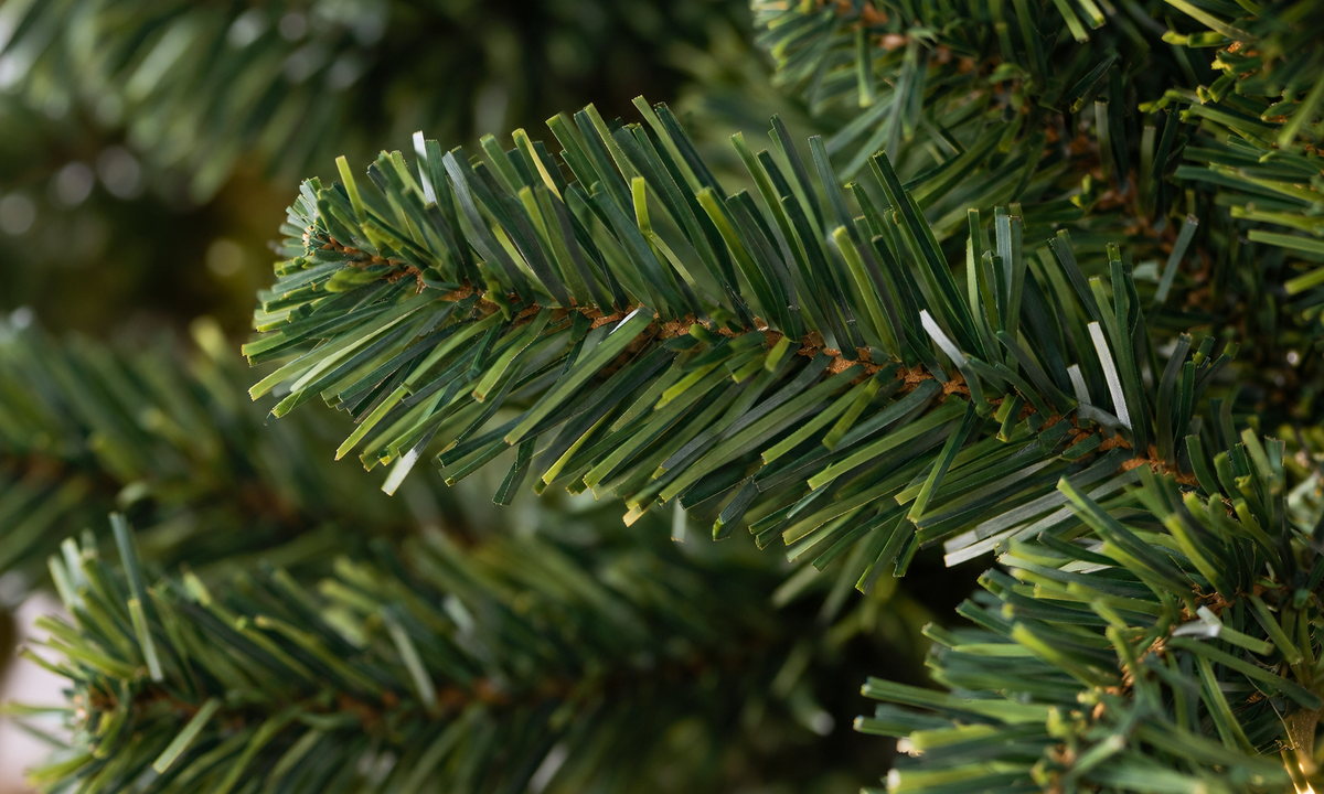Green Pre-Lit Christmas Tree with Dual Color LED Lights - Realism