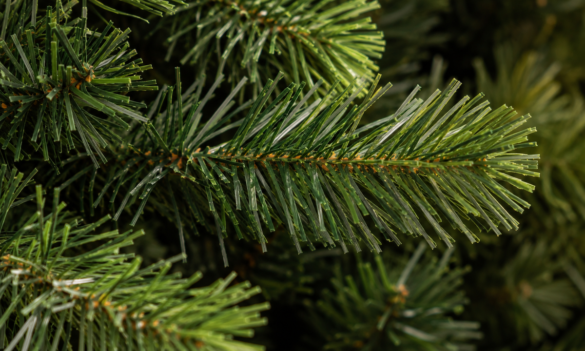 Green Pre-Lit Entrance Christmas Tree with Red Berries and Pine Cones - Realism