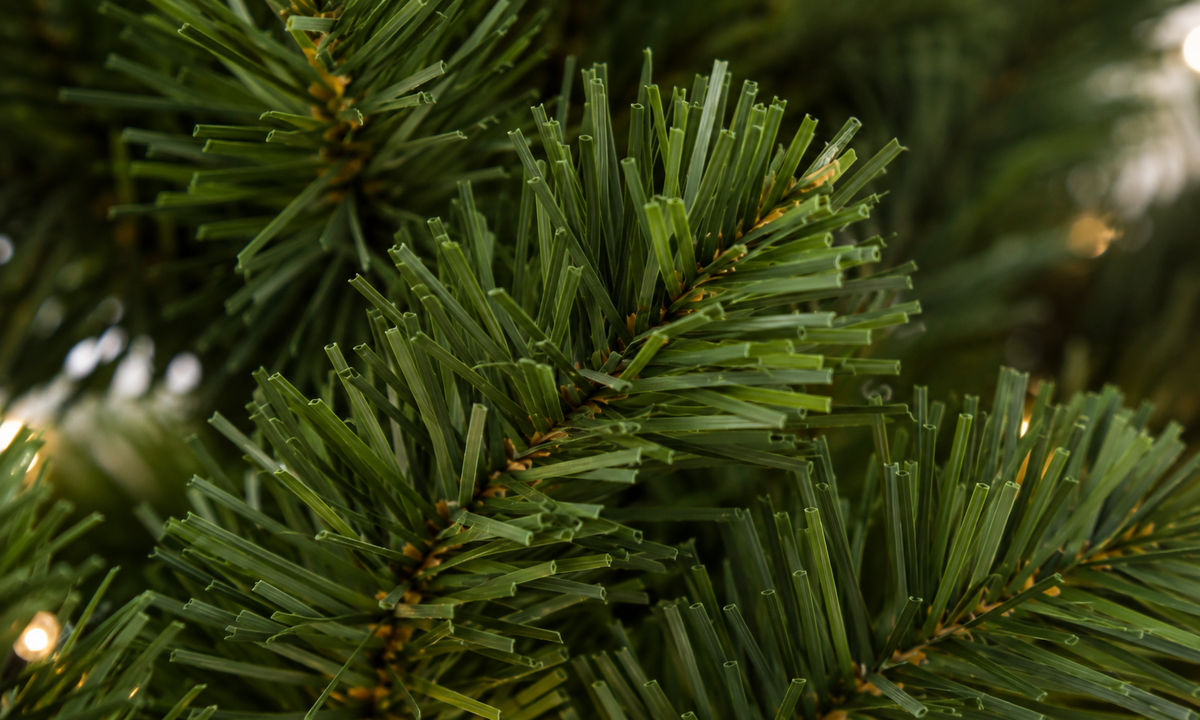 Green Pre-Lit Pencil Christmas Tree with 294 Tips - Realism
