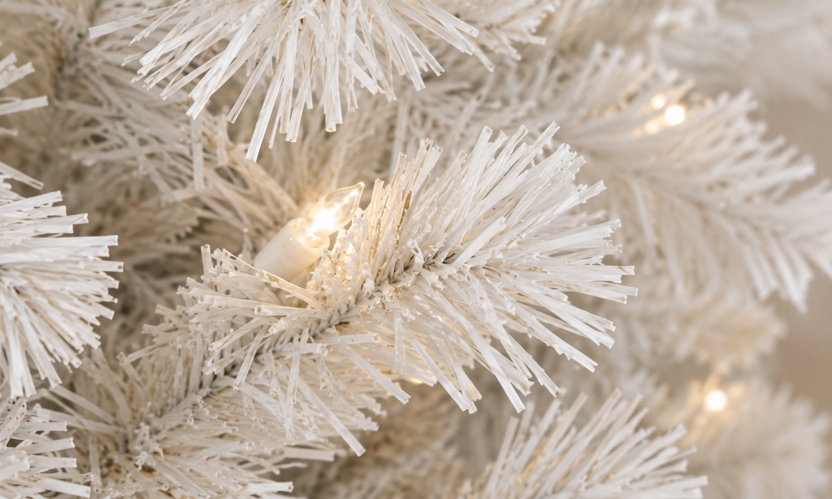 White Artificial Christmas Tree with 1,000 Branch Tips - Fullness